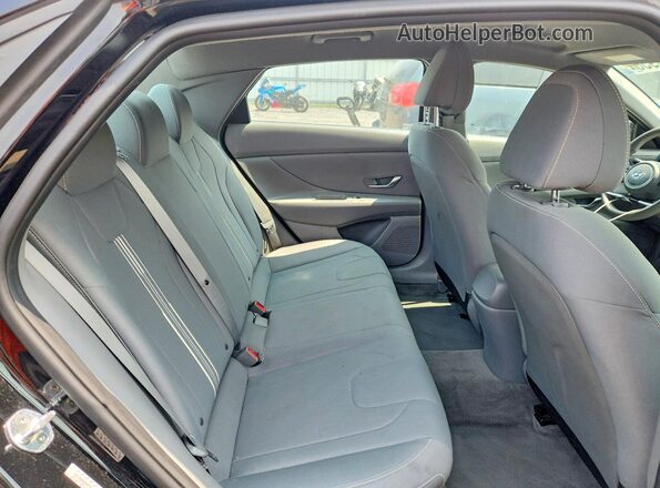 5NPLM4AG9NH075441 2022 HYUNDAI ELANTRA Black Вид задніх сидінь