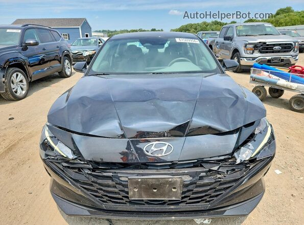 5NPLM4AG9NH075441 2022 HYUNDAI ELANTRA Black Вид спереду