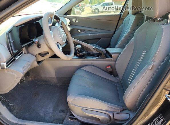 5NPLM4AG9NH075990 2022 HYUNDAI ELANTRA Gray Front interior view
