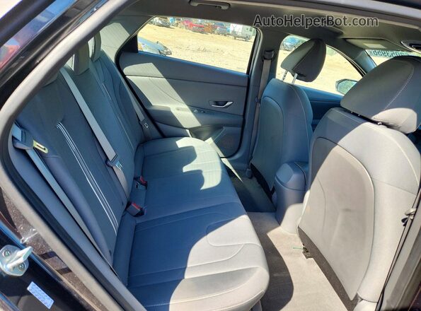 5NPLM4AG9NH075990 2022 HYUNDAI ELANTRA Gray Rear seats view