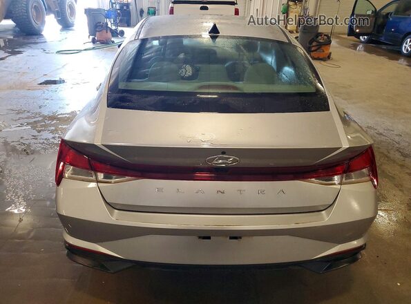 5NPLM4AG9NH077349 2022 HYUNDAI ELANTRA Silver Vista trasera