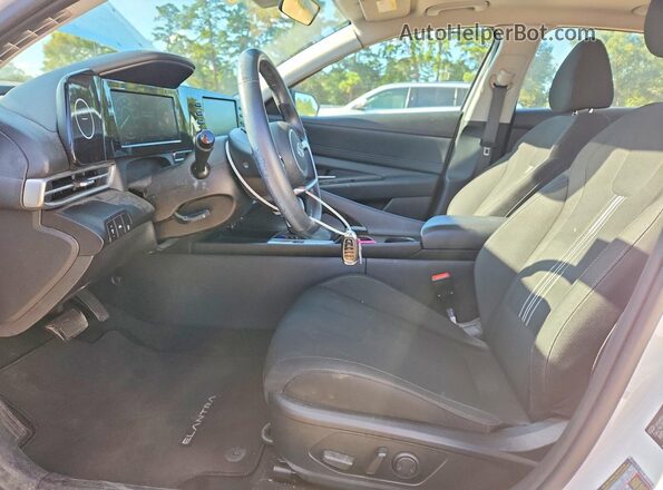 5NPLN4AG3MH019992 2021 HYUNDAI ELANTRA White Vista interior delantera