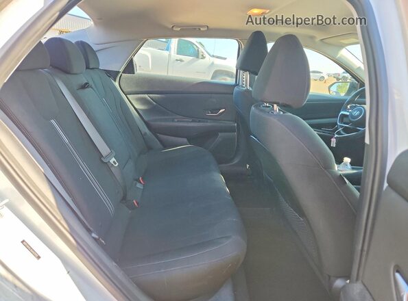 5NPLN4AG3MH019992 2021 HYUNDAI ELANTRA White Vista de los asientos traseros