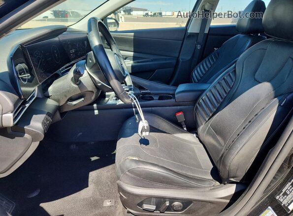 5NPLP4AG9MH026214 2021 HYUNDAI ELANTRA Черный Вид салона спереди
