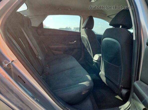 5NPLS4AG3NH056325 2022 HYUNDAI ELANTRA Silver Вид задніх сидінь