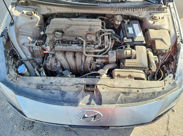 5NPLS4AG3NH056325 2022 HYUNDAI ELANTRA Silver Вид задньої частини салону