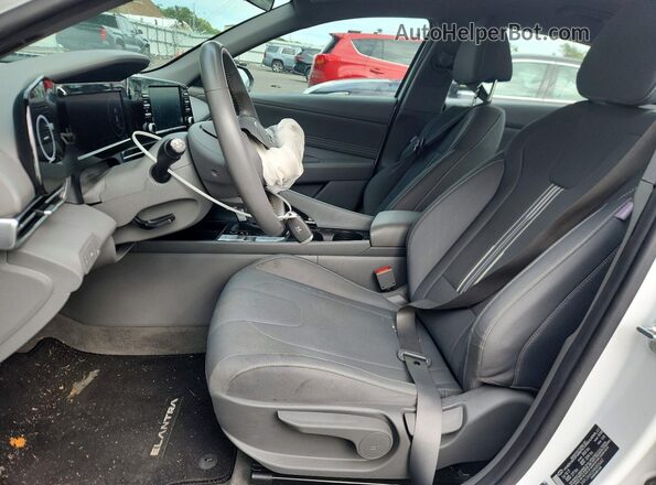5NPLS4AG5NH055662 2022 HYUNDAI ELANTRA White წინა სალონის ხედი