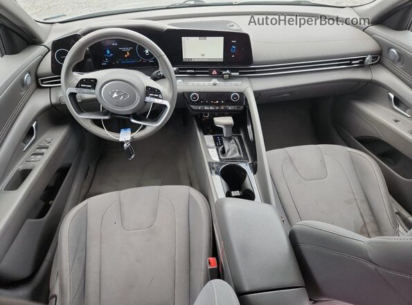 5NPLS4AG7PH091596 2023 HYUNDAI ELANTRA Silver Առջևի վահանակի տեսք