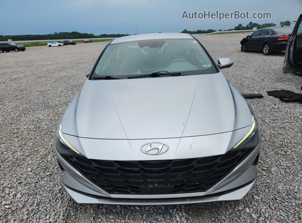 5NPLS4AG7PH091596 2023 HYUNDAI ELANTRA Silver Դիմացի տեսք