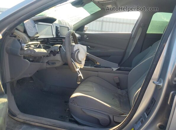 5NPLS4AG8NH079664 2022 HYUNDAI ELANTRA Silver Vista interior delantera
