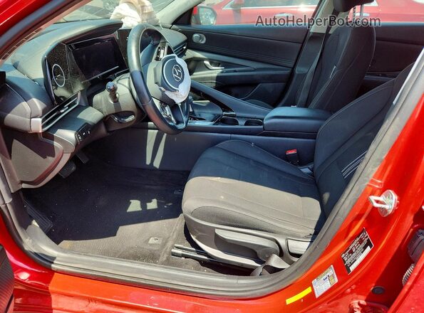 5NPLS4AG9MH041262 2021 HYUNDAI ELANTRA Red Front interior view