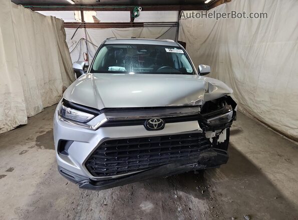 5TDAAAB58RS024508 2024 TOYOTA GRAND Silver Vista interior de 360 grados
