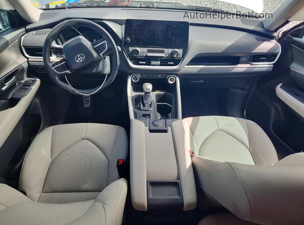 5TDABAA55RS001069 2024 TOYOTA GRAND Silver Widok deski rozdzielczej