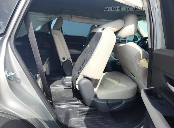 5TDABAA55RS001069 2024 TOYOTA GRAND Silver Widok wnętrza z tyłu