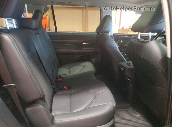 5TDACAB56TS110899 2026 TOYOTA GRAND Gray Вид задньої частини салону