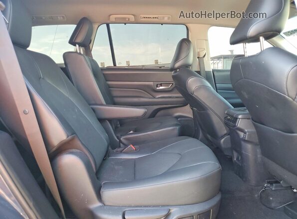 5TDACAB57RS012330 2024 TOYOTA GRAND Gray Вид задньої частини салону