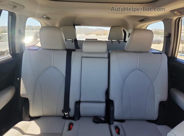 5TDACAB58TS081437 2026 TOYOTA GRAND Gray Rear seats view