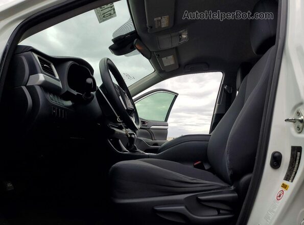 5TDBGRFH8JS040170 2018 TOYOTA HIGHLANDER White Vista interior delantera