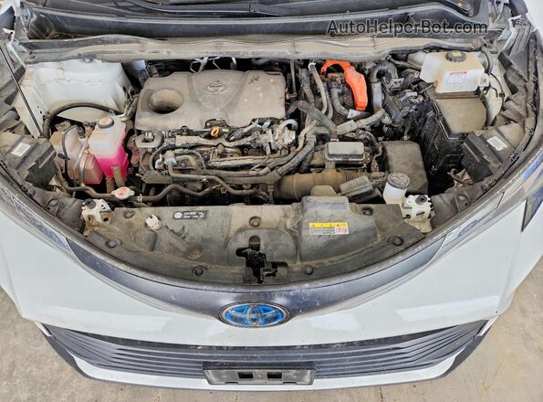 5TDBSKFC0PS078172 2023 TOYOTA SIENNA White Widok komory silnika