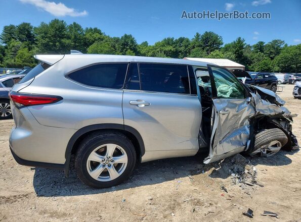 5TDBZRBH8MS083332 2021 TOYOTA HIGHLANDER Silver Задня права чверть