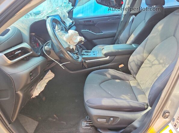 5TDBZRBH8MS083332 2021 TOYOTA HIGHLANDER Silver Вид салону спереду