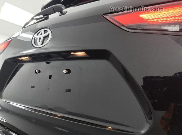 5TDBZRBH8MS525591 2021 TOYOTA HIGHLANDER Black 