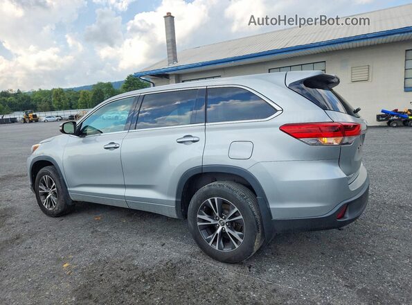 5TDBZRFH1JS858768 2018 TOYOTA HIGHLANDER Silver Trasero izquierdo