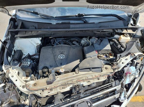 5TDBZRFH8JS800494 2018 TOYOTA HIGHLANDER White Vista del compartimento del motor