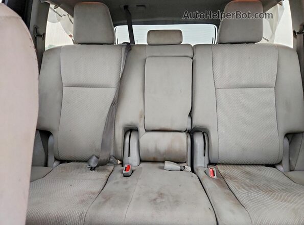 5TDBZRFH9KS935940 2019 TOYOTA HIGHLANDER Black Widok tylnych siedzeń