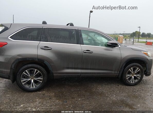 5TDBZRFHXHS371336 2017 TOYOTA HIGHLANDER Green Սալոնի հետևի տեսք