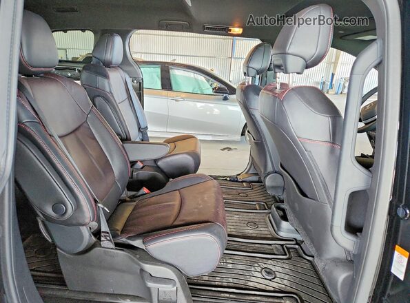 5TDCSKFC0SS173893 2025 TOYOTA SIENNA Black Вид задньої частини салону