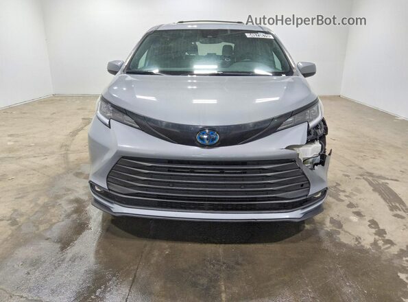 5TDCSKFC9SS176307 2025 TOYOTA SIENNA Серый Вид спереди
