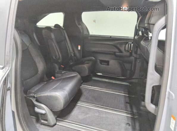 5TDCSKFC9SS176307 2025 TOYOTA SIENNA Серый Вид задней части салона