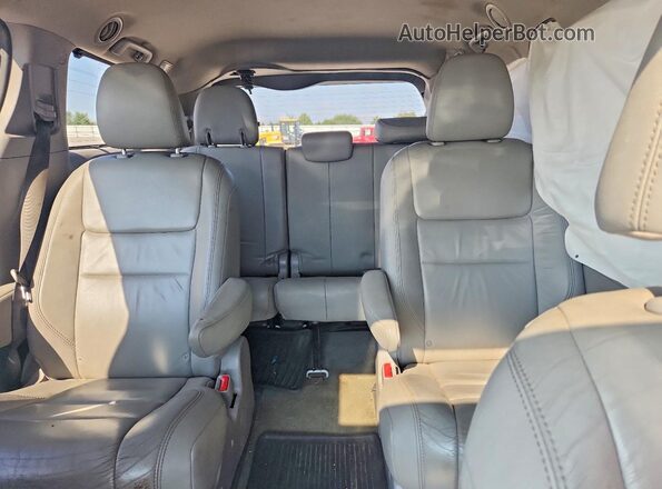 5TDDZ3DC0HS167609 2017 TOYOTA SIENNA White უკანა სავარძლების ხედი