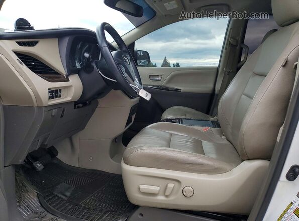 5TDDZ3DC8HS150654 2017 TOYOTA SIENNA White Front interior view