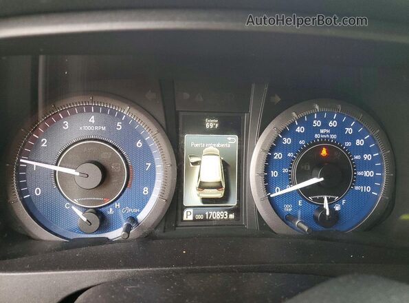 5TDDZ3DC8HS150654 2017 TOYOTA SIENNA White Instrument cluster view