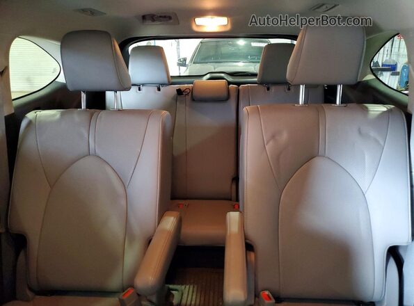 5TDDZRBH1LS037879 2020 TOYOTA HIGHLANDER Black Widok tylnych siedzeń