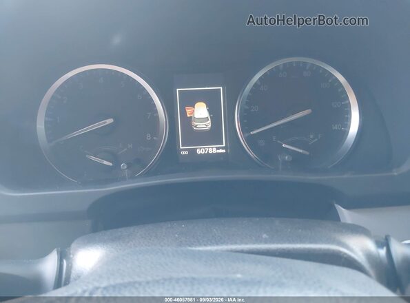 5TDDZRFH0JS865185 2018 TOYOTA HIGHLANDER White Widok tylnych siedzeń