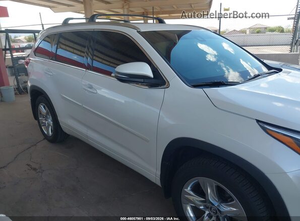5TDDZRFH0JS865185 2018 TOYOTA HIGHLANDER White Widok wnętrza z tyłu