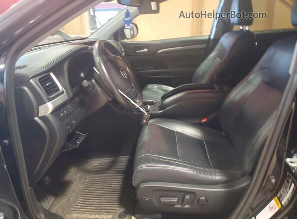 5TDDZRFH9JS495497 2018 TOYOTA HIGHLANDER Black Widok wnętrza z przodu
