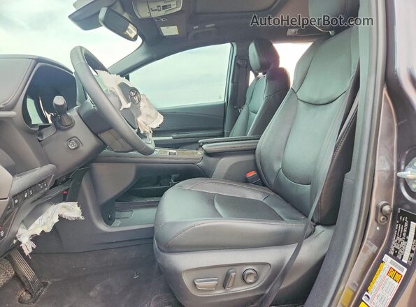 5TDESKFC8SS157708 2025 TOYOTA SIENNA Gray Front interior view