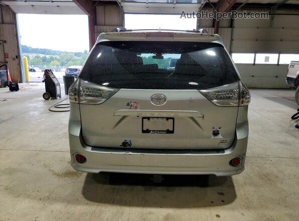 5TDEZ3DC7LS228452 2020 TOYOTA SIENNA Silver Rear view