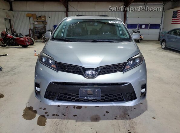 5TDEZ3DC7LS228452 2020 TOYOTA SIENNA Silver Front view