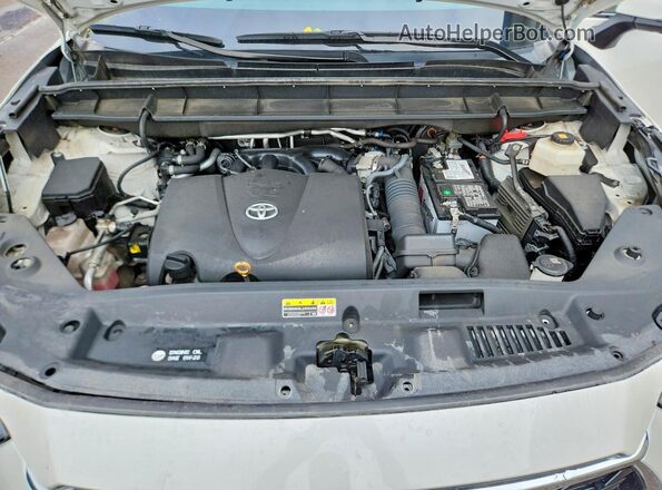 5TDFZRBH2MS129156 2021 TOYOTA HIGHLANDER White Vista del compartimento del motor