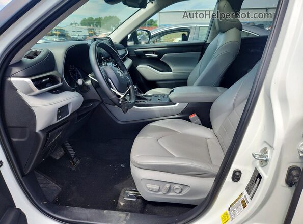 5TDGBRCH5MS526223 2021 TOYOTA HIGHLANDER White Widok wnętrza z przodu