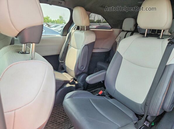 5TDGSKFC8PS074750 2023 TOYOTA SIENNA White Rear interior view