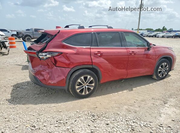 5TDGZRAH5MS537303 2021 TOYOTA HIGHLANDER Burgundy Задня права чверть