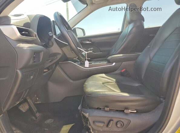 5TDGZRAH6LS512067 2020 TOYOTA HIGHLANDER Silver Dashboard view