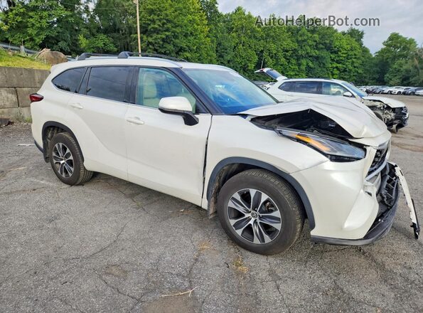 5TDGZRBH1MS532033 2021 TOYOTA HIGHLANDER White Передня права чверть