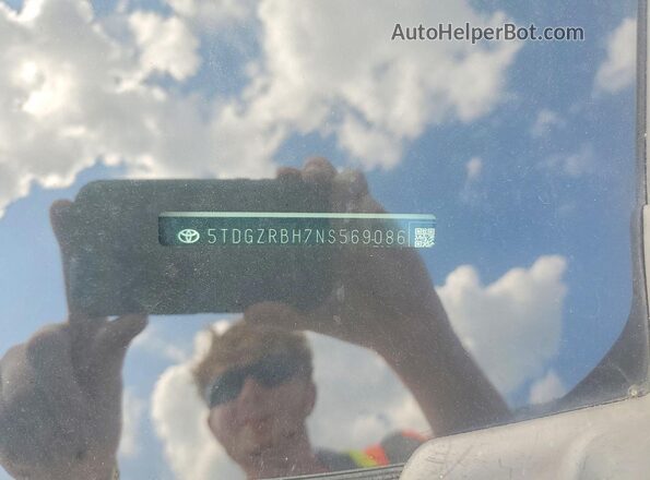 5TDGZRBH7NS569086 2022 TOYOTA HIGHLANDER White Вид наклейки з VIN-кодом